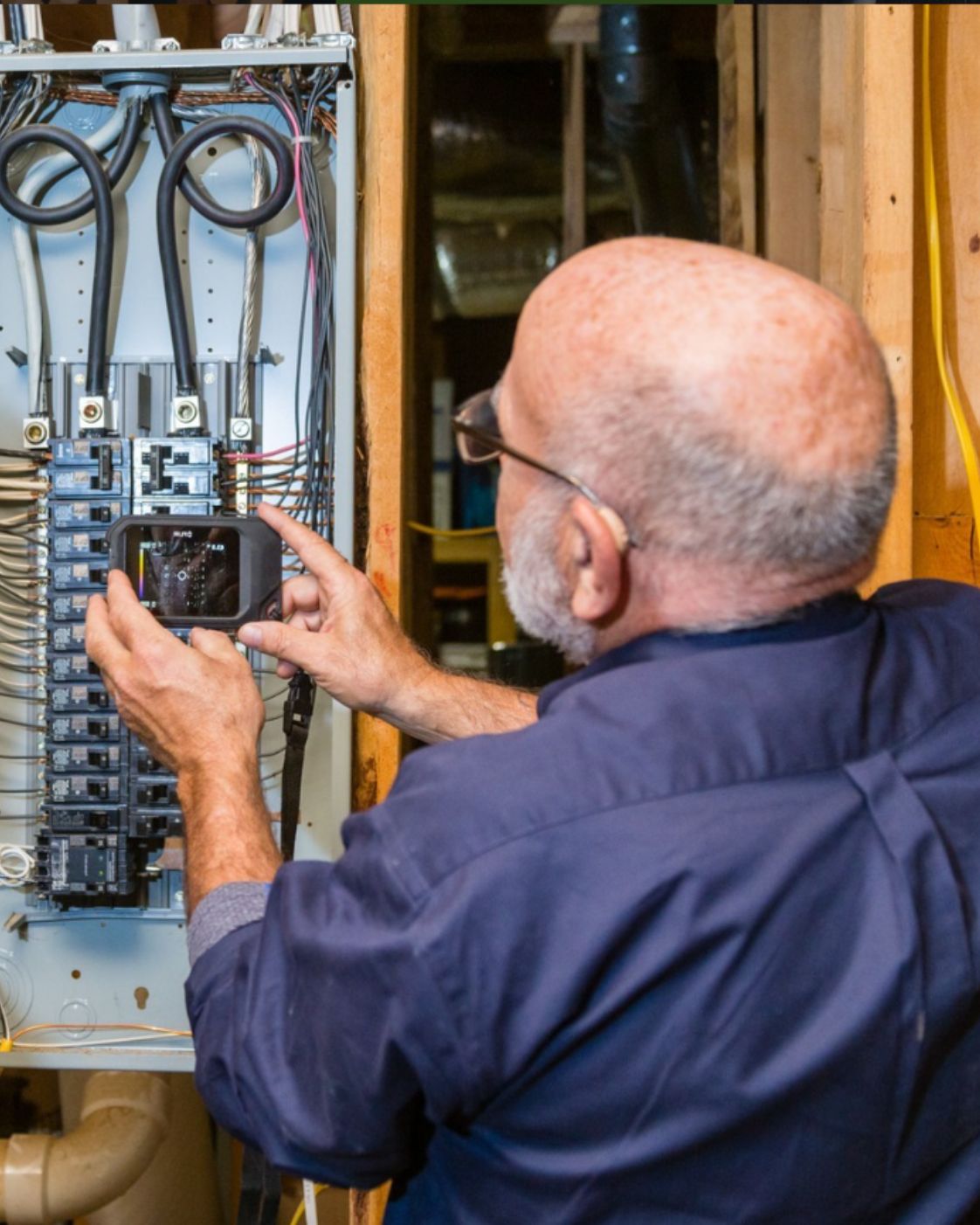 Documented defect or inspector at work on warranty inspection